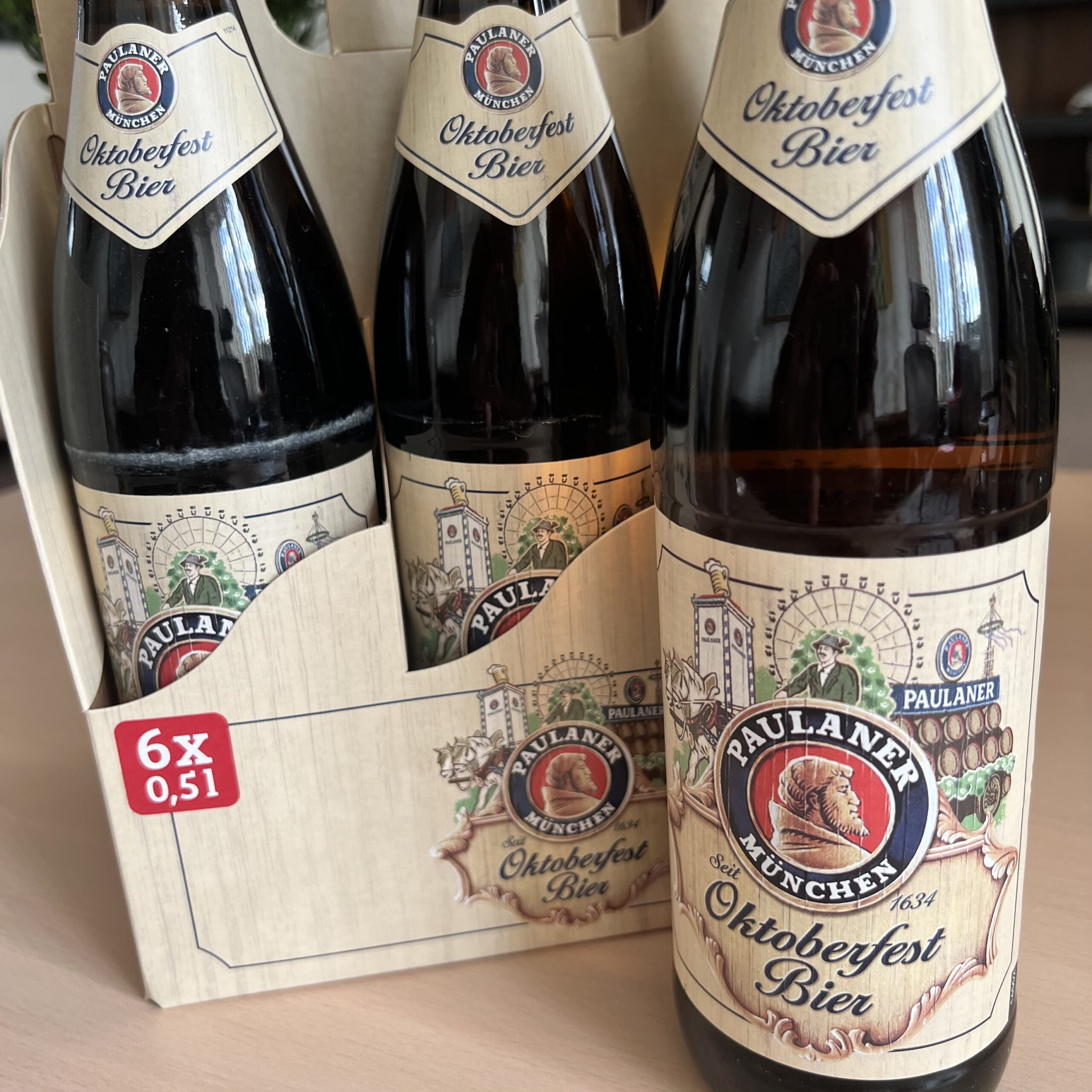 Oktoberfest_beer_pack_3